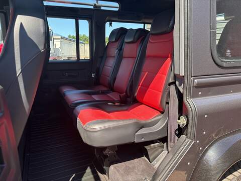 Land Rover Defender 110 TDCi Adventure - U640