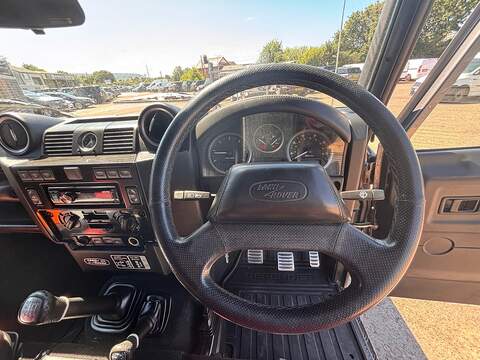 Land Rover Defender 110 TDCi Adventure - U640