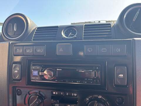 Land Rover Defender 110 TDCi Adventure - U640
