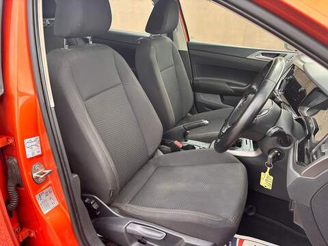 Volkswagen Polo TSI SE - U646