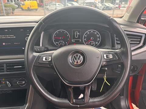 Volkswagen Polo TSI SE - U646