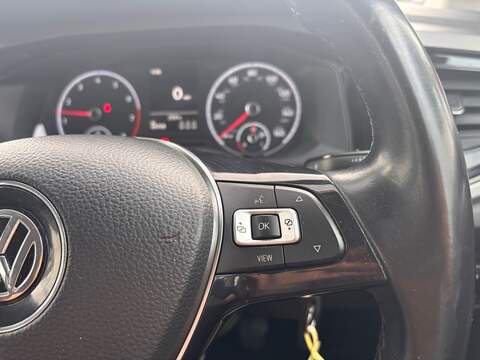 Volkswagen Polo TSI SE - U646