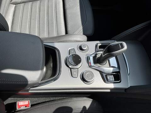 Alfa Romeo Stelvio T Veloce - U651
