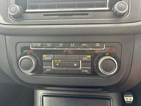 Volkswagen Tiguan TDI BlueMotion Tech R-Line - U652