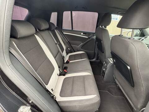 Volkswagen Tiguan TDI BlueMotion Tech R-Line - U652