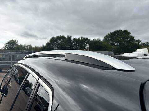 Volkswagen Tiguan TDI BlueMotion Tech R-Line - U652