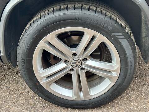 Volkswagen Tiguan TDI BlueMotion Tech R-Line - U652