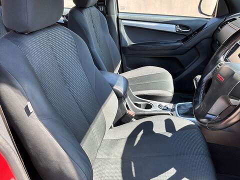 Isuzu D-Max TD Fury - U671