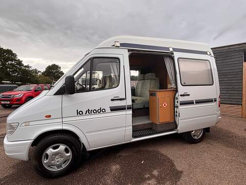 Mercedes-Benz Sprinter  - U676