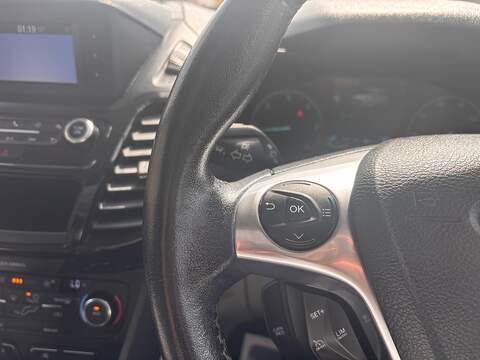 Ford Grand Tourneo Connect EcoBlue Titanium - U677