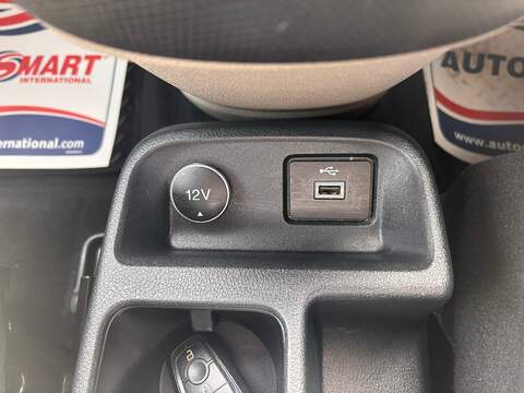 Ford Grand Tourneo Connect EcoBlue Titanium - U677