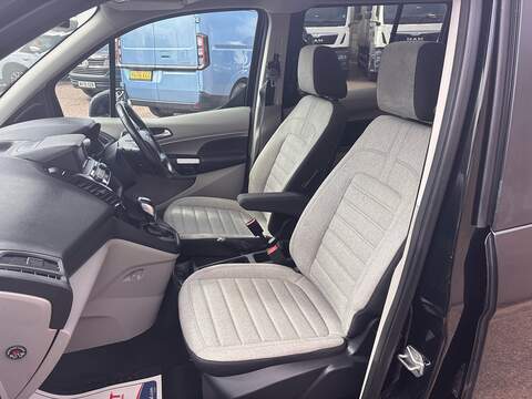 Ford Grand Tourneo Connect EcoBlue Titanium - U677