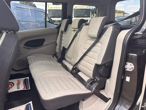 Ford Grand Tourneo Connect EcoBlue Titanium - U677