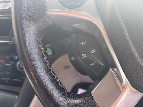 Ford Grand Tourneo Connect EcoBlue Titanium - U677