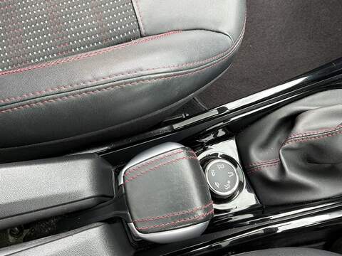 Peugeot 2008 BlueHDi GT Line - U694
