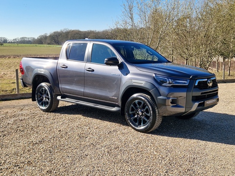 2.8 D-4D-h Invincible X Auto 4WD Euro 6 4dr