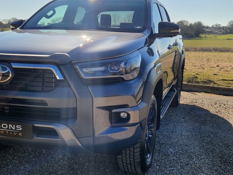 2.8 D-4D-h Invincible X Auto 4WD Euro 6 4dr