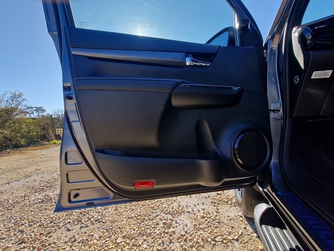 2.8 D-4D-h Invincible X Auto 4WD Euro 6 4dr