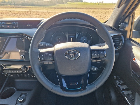 2.8 D-4D-h Invincible X Auto 4WD Euro 6 4dr