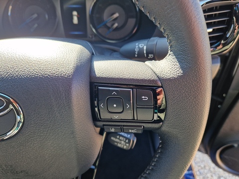 2.8 D-4D-h Invincible X Auto 4WD Euro 6 4dr