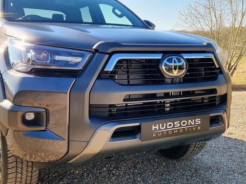 2.8 D-4D-h Invincible X Auto 4WD Euro 6 4dr