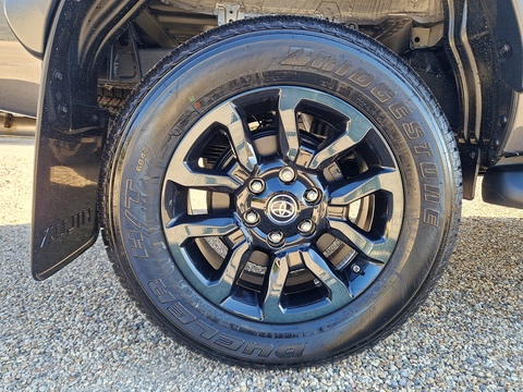 2.8 D-4D-h Invincible X Auto 4WD Euro 6 4dr