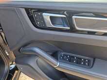 Porsche Cayenne V6 E-Hybrid Platinum Edition 