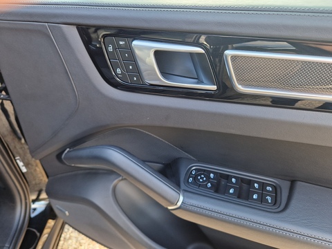 3.0 V6 E-Hybrid 17.9kWh Platinum Edition Coupe 5dr Petrol Plug-in Hybrid TiptronicS 4WD Euro 6 (s/s) (3.6kW Charger) (462 ps)