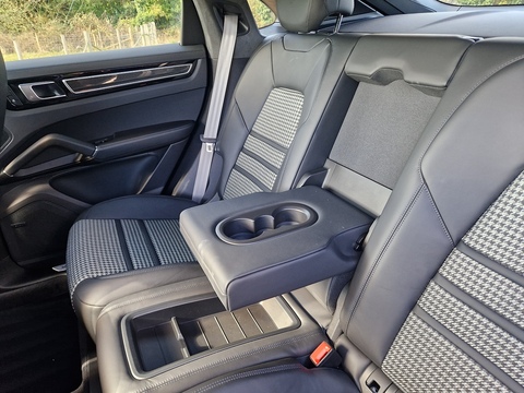 3.0 V6 E-Hybrid 17.9kWh Platinum Edition Coupe 5dr Petrol Plug-in Hybrid TiptronicS 4WD Euro 6 (s/s) (3.6kW Charger) (462 ps)