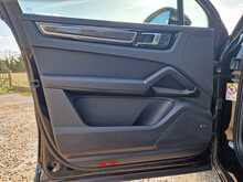 Porsche Cayenne V6 E-Hybrid Platinum Edition 