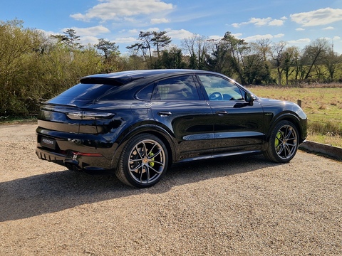 3.0 V6 E-Hybrid 17.9kWh Platinum Edition Coupe 5dr Petrol Plug-in Hybrid TiptronicS 4WD Euro 6 (s/s) (3.6kW Charger) (462 ps)