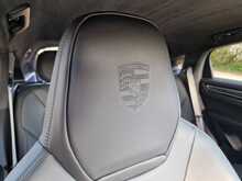 Porsche Cayenne V6 E-Hybrid Platinum Edition 