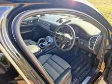 Porsche Cayenne V6 E-Hybrid Platinum Edition 