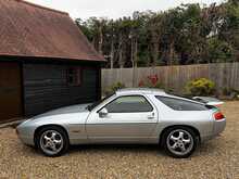 Porsche 928 GTS 