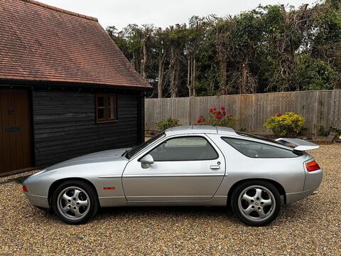 928 GTS Coupe 5.4 Automatic Petrol
