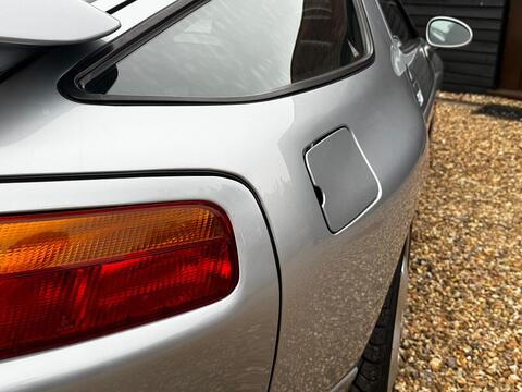 928 GTS Coupe 5.4 Automatic Petrol