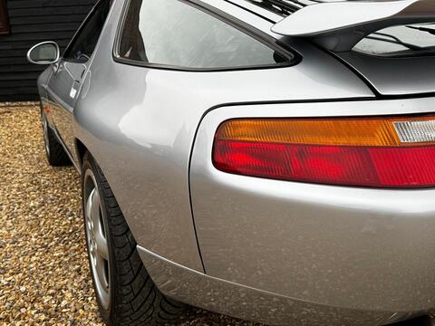 928 GTS Coupe 5.4 Automatic Petrol