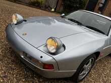 Porsche 928 GTS 