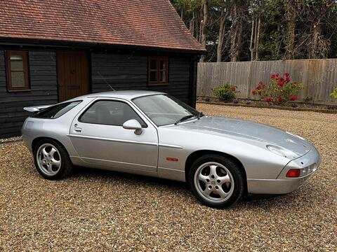 928 GTS Coupe 5.4 Automatic Petrol