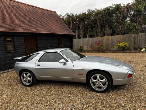 928 GTS Coupe 5.4 Automatic Petrol