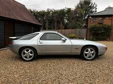 Porsche 928 GTS 