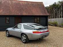 Porsche 928 GTS 