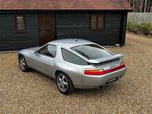 Porsche 928 GTS 
