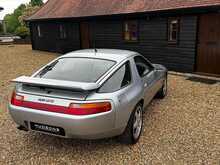 Porsche 928 GTS 