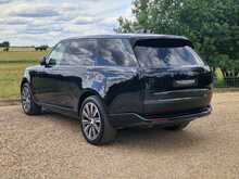 Land Rover Range Rover P460e Autobiography (LWB) 