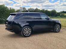 Land Rover Range Rover P460e Autobiography (LWB) 