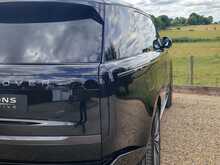 Land Rover Range Rover P460e Autobiography (LWB) 