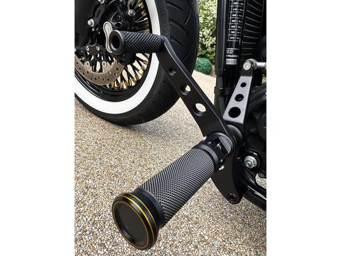 1745 FLSL Slim Custom Cruiser Petrol Manual Euro 5 (87 ps)