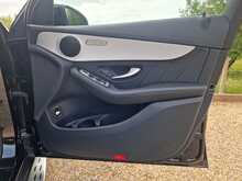 Mercedes-Benz GLC GLC220d AMG Line Premium 