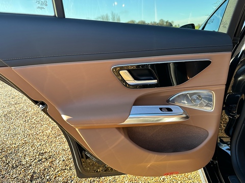 E 300 e Exclusive Premium Plus 2.0 4dr Saloon Automatic Petrol/Electric